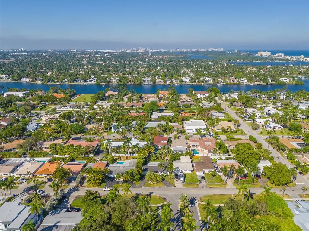 1025 Washington Street Hollywood FL 33019