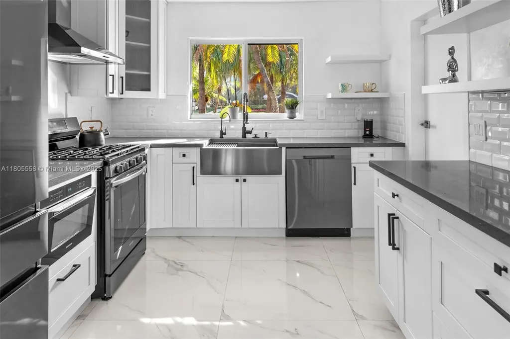 1025 Washington Street Hollywood FL 33019