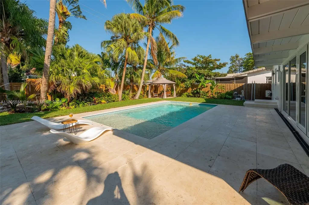 1025 Washington Street Hollywood FL 33019