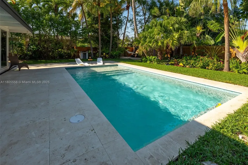 1025 Washington Street Hollywood FL 33019