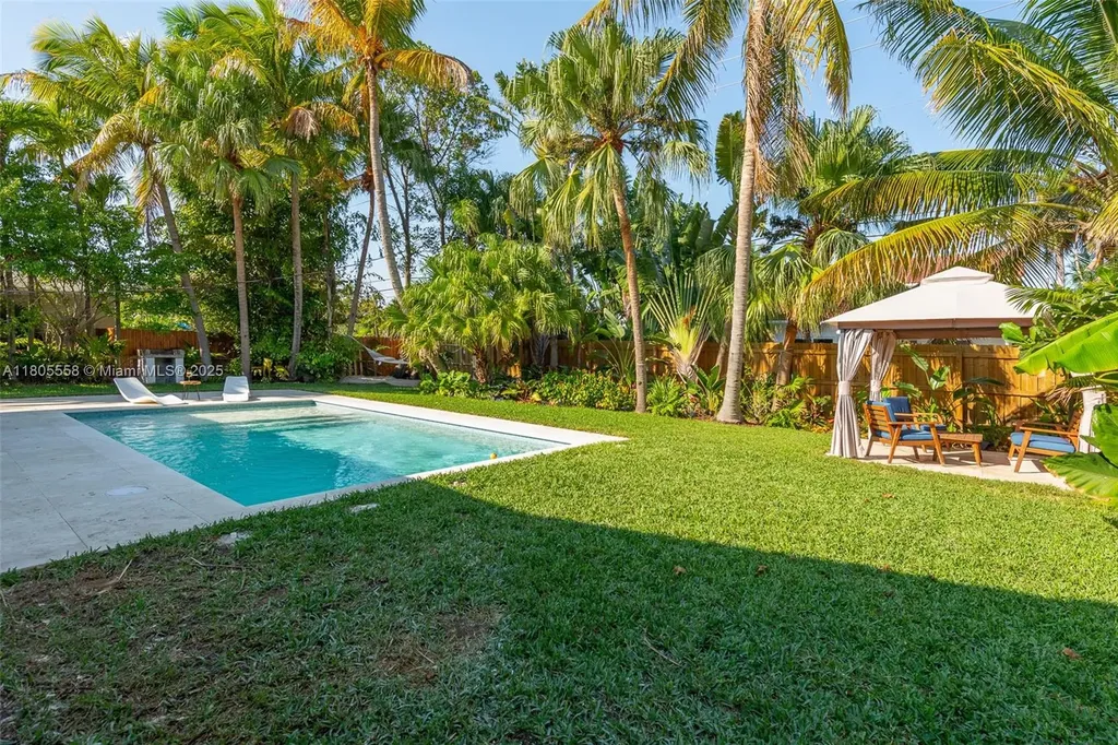 1025 Washington Street Hollywood FL 33019