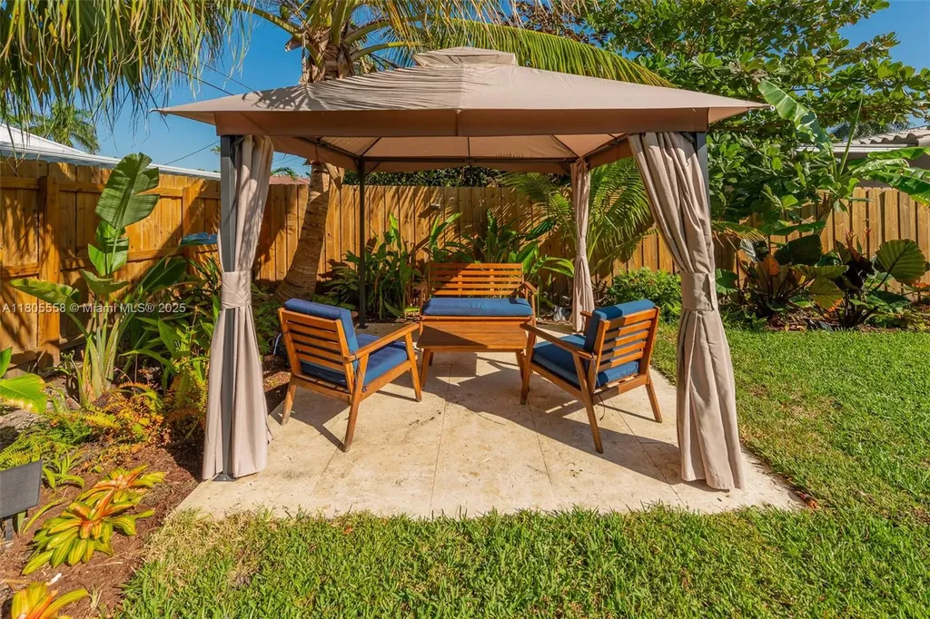 1025 Washington Street Hollywood FL 33019