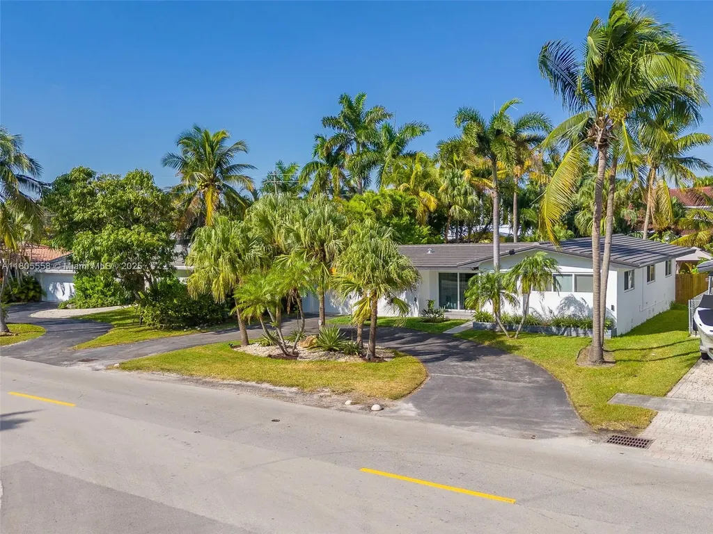 1025 Washington Street Hollywood FL 33019