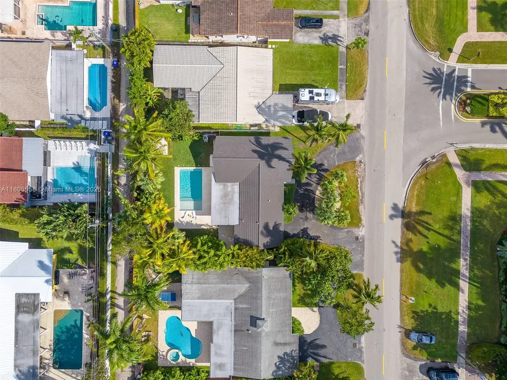 1025 Washington Street Hollywood FL 33019