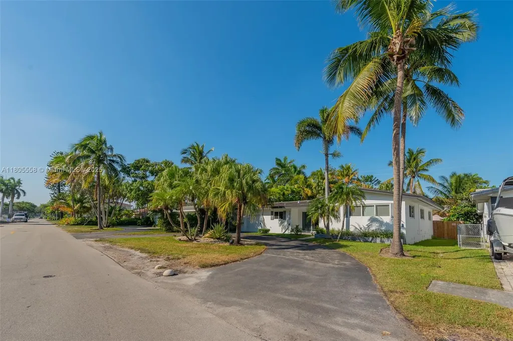 1025 Washington Street Hollywood FL 33019