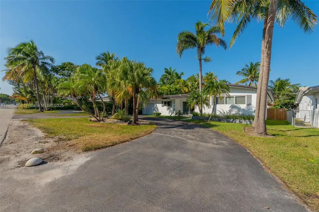 1025 Washington Street Hollywood FL 33019