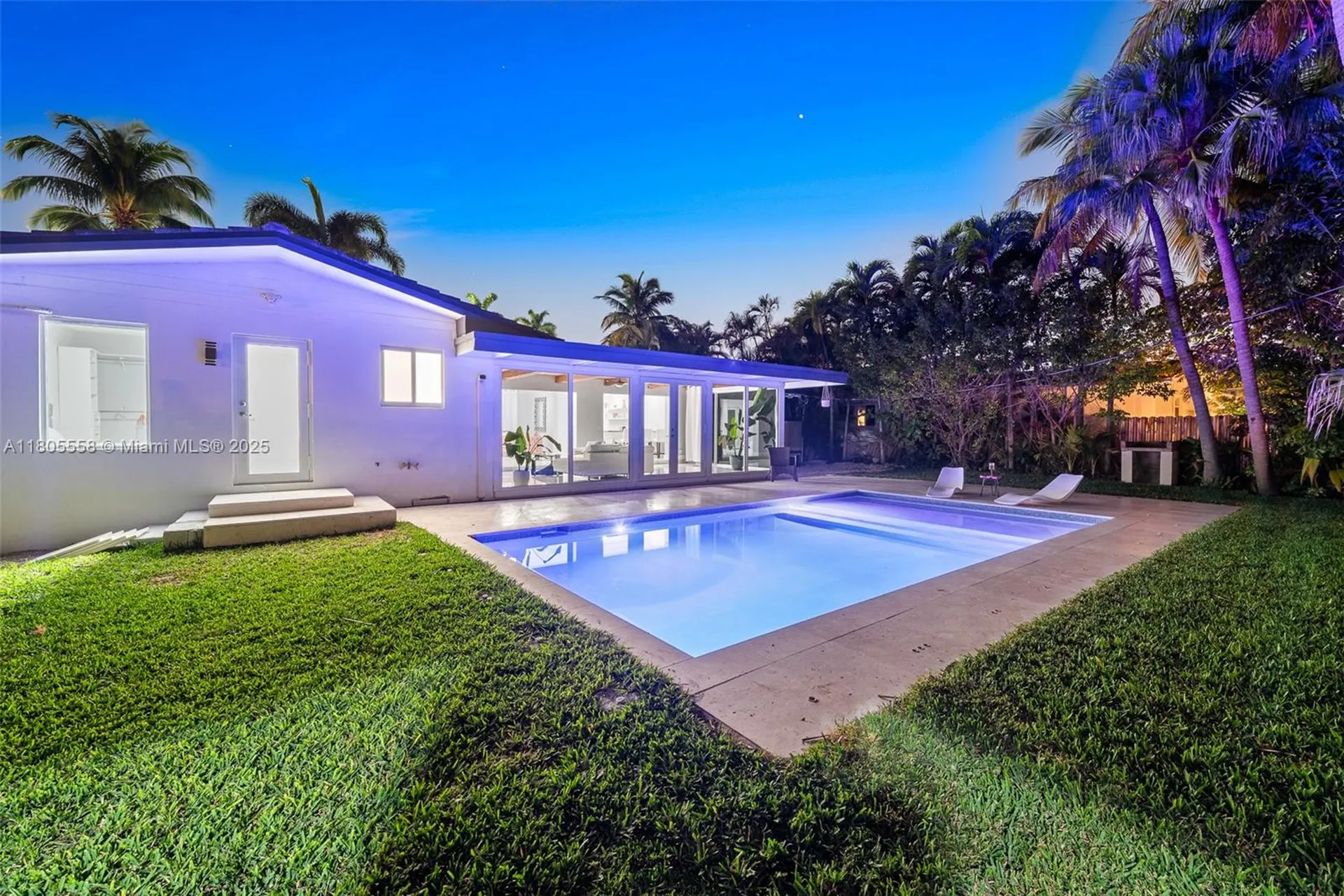 1025 Washington Street Hollywood FL 33019