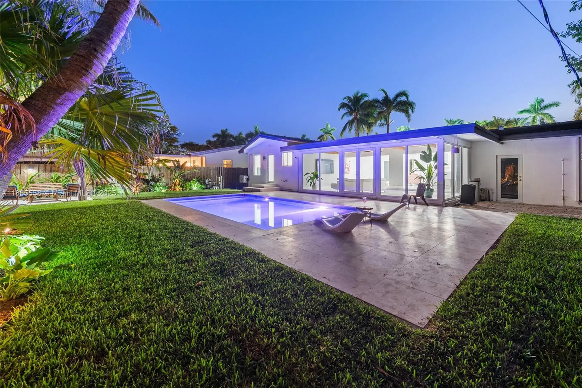 1025 Washington Street Hollywood FL 33019