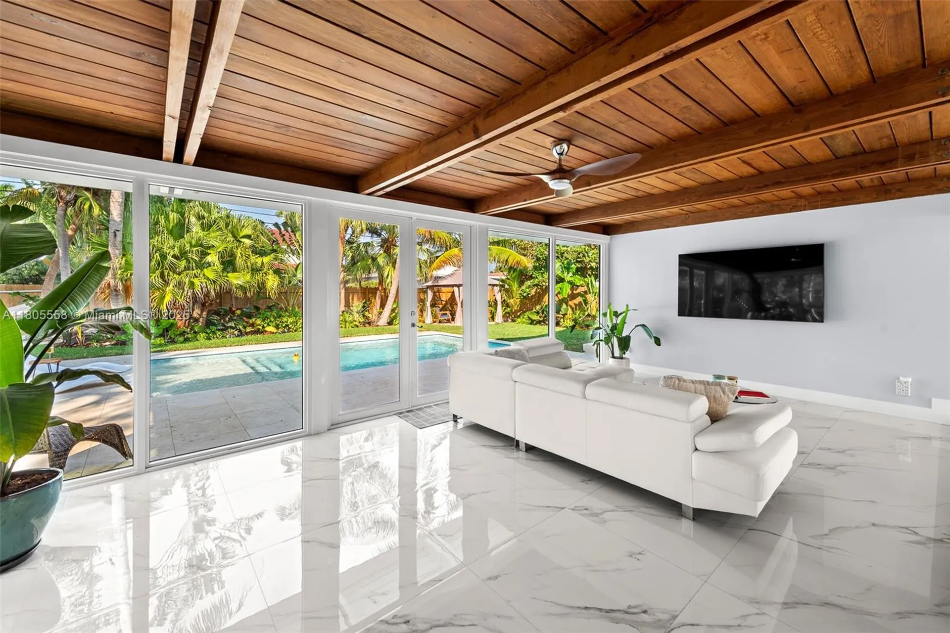 1025 Washington Street Hollywood FL 33019