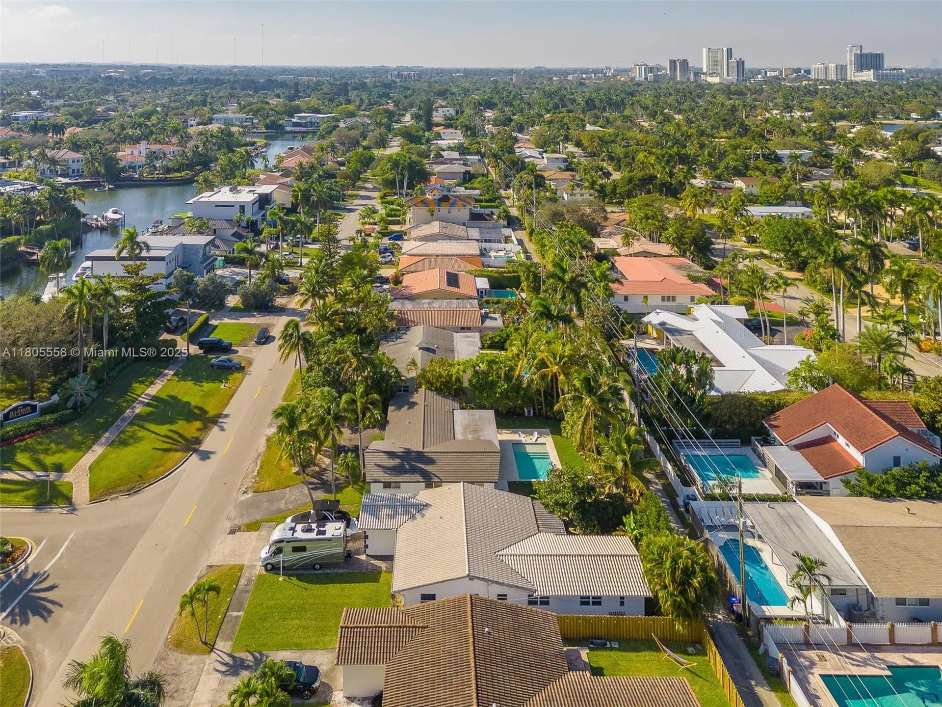 1025 Washington Street Hollywood FL 33019