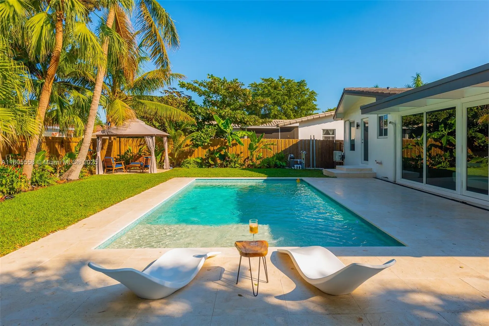 1025 Washington Street Hollywood FL 33019