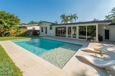 1025 Washington Street Hollywood FL 33019