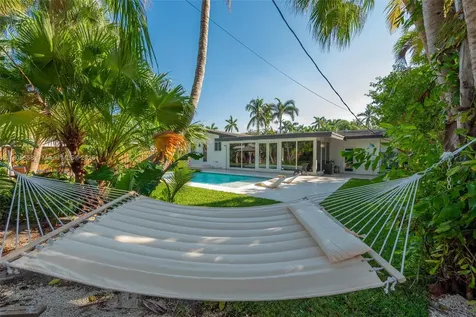 1025 Washington Street Hollywood FL 33019
