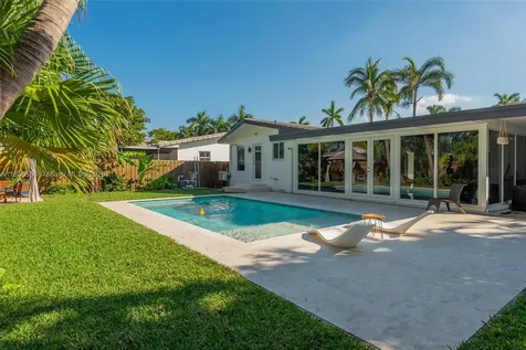 1025 Washington Street Hollywood FL 33019