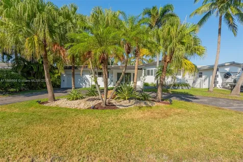 1025 Washington Street Hollywood FL 33019