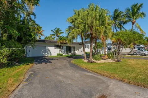 1025 Washington Street Hollywood FL 33019