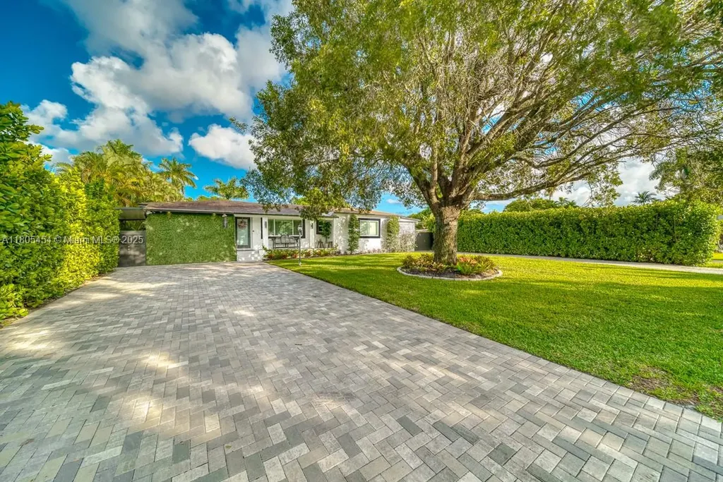 13801 NE 1st Avenue Miami FL 33161