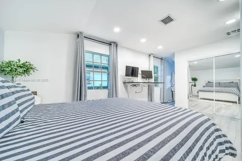 13801 NE 1st Avenue Miami FL 33161