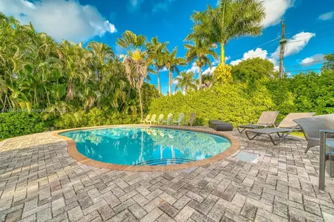 13801 NE 1st Avenue Miami FL 33161
