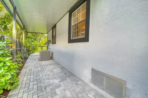 13801 NE 1st Avenue Miami FL 33161