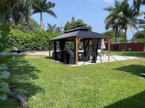 13801 NE 1st Avenue Miami FL 33161