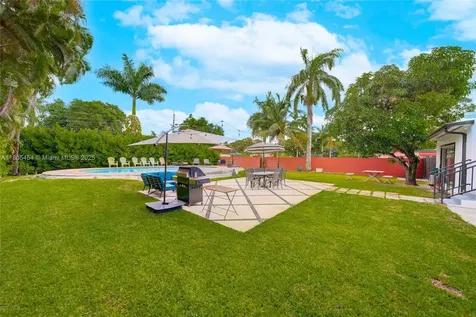 13801 NE 1st Avenue Miami FL 33161
