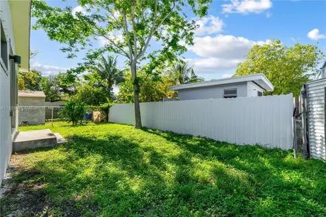 1755 NW 41st Street Miami FL 33142