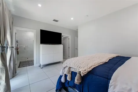 1755 NW 41st Street Miami FL 33142