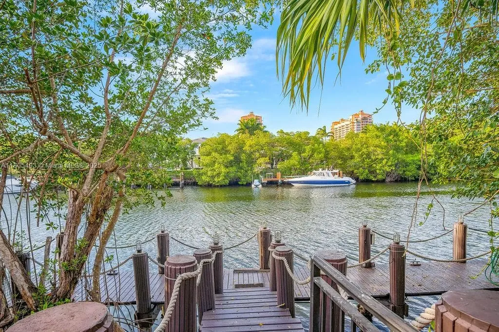 6960 Mira Flores Avenue Coral Gables FL 33143