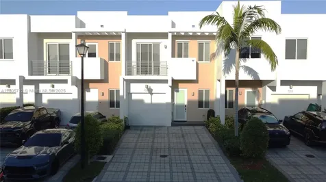 7221 NW 103rd Path Doral FL 33178