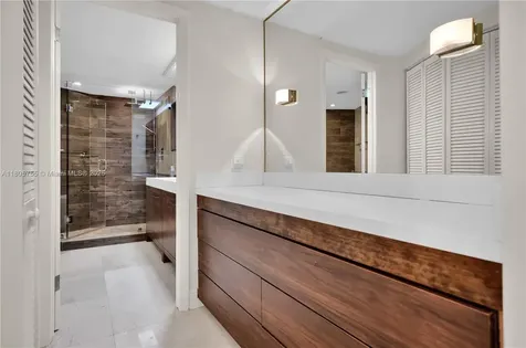 5660 Collins Avenue Miami Beach FL 33140
