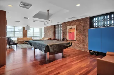 5660 Collins Avenue Miami Beach FL 33140