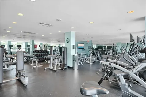 5660 Collins Avenue Miami Beach FL 33140
