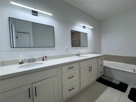 10409 NW 61st Lane Doral FL 33178