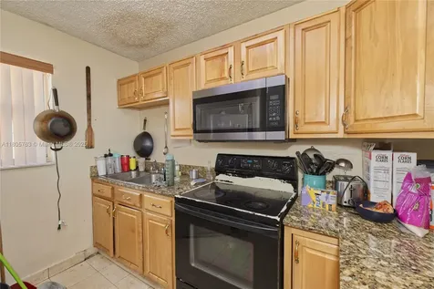 1750 W 46th Street Hialeah FL 33012