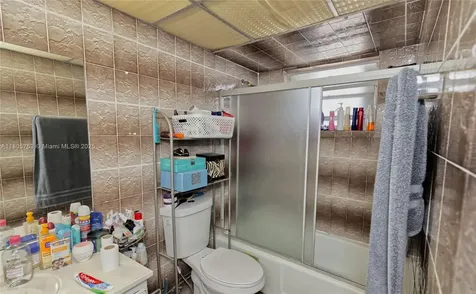 1750 W 46th Street Hialeah FL 33012