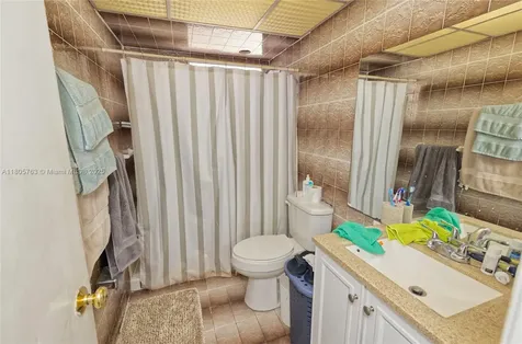 1750 W 46th Street Hialeah FL 33012