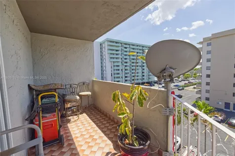 1750 W 46th Street Hialeah FL 33012