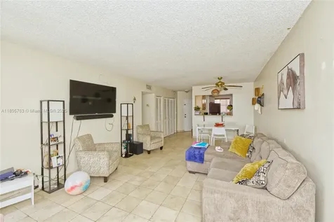 1750 W 46th Street Hialeah FL 33012