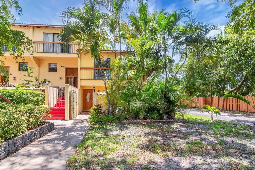 7753 Grande Street Sunrise FL 33351