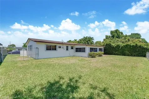 3521 SW 105th Court Miami FL 33165