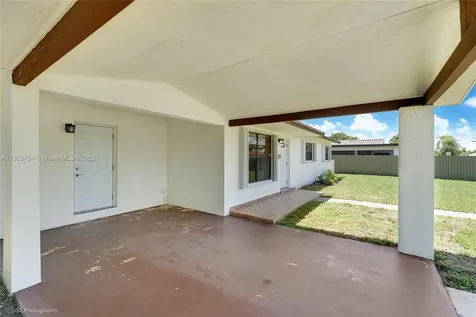 3521 SW 105th Court Miami FL 33165