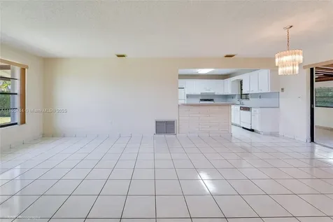 3521 SW 105th Court Miami FL 33165