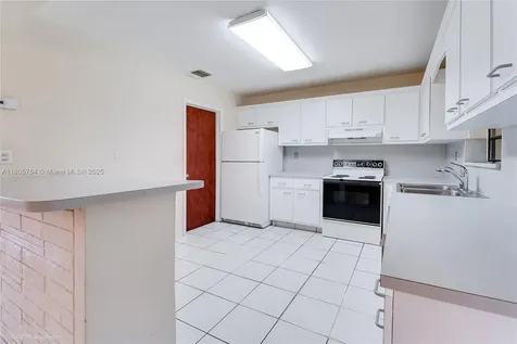 3521 SW 105th Court Miami FL 33165