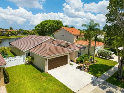 921 SW 176th Avenue Pembroke Pines FL 33029