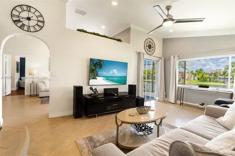 921 SW 176th Avenue Pembroke Pines FL 33029
