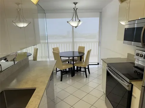 1000 W Island Boulevard Aventura FL 33160