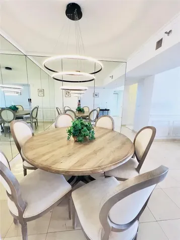 1000 W Island Boulevard Aventura FL 33160