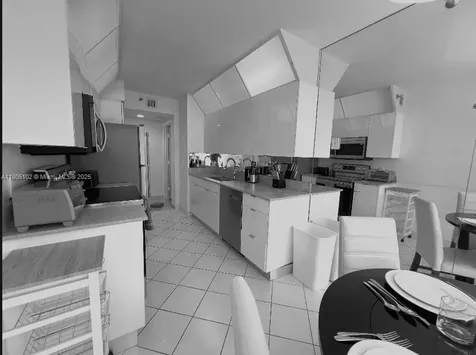 1000 W Island Boulevard Aventura FL 33160