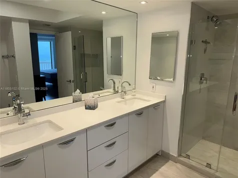 1000 W Island Boulevard Aventura FL 33160